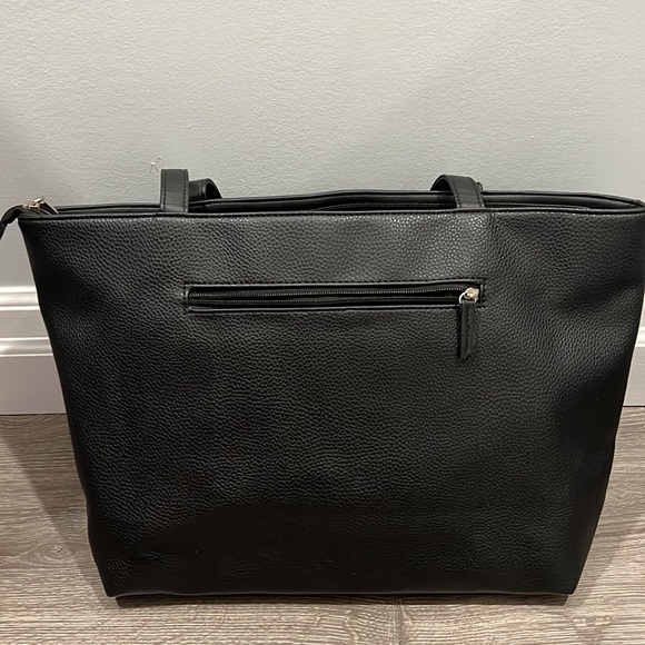 Root’s Tote With Built in Laptop Case - Picture 2 of 5